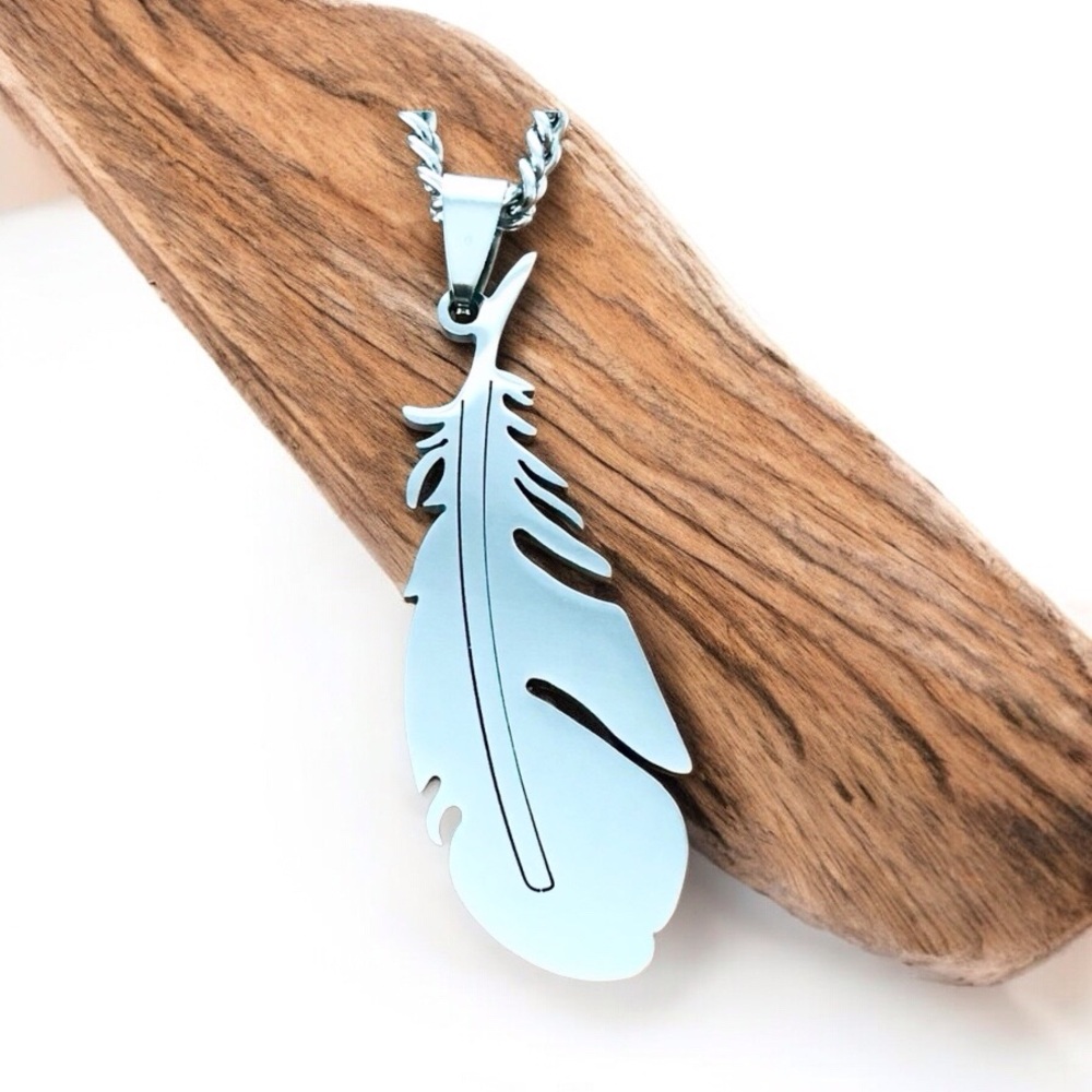 🆕 Feather Pendant Necklace Stainless Steel